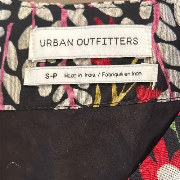 Urban Outfitters Black Multi Floral Chiffon Mini Skirt Size Small - Picture 4 of 11